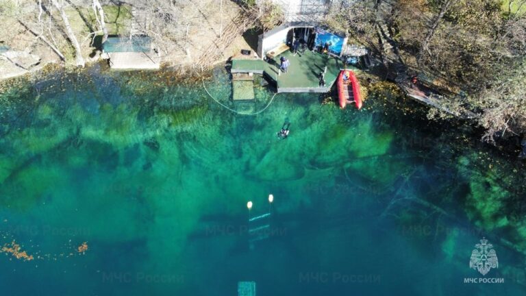 Подробнее о статье Водолазы МЧС России освоили особенности проведения спасательных операций в Баренцевом море