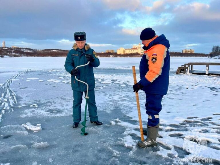 Подробнее о статье Сотрудники МЧС России обеспечивают безопасность на водоемах в период ледостава